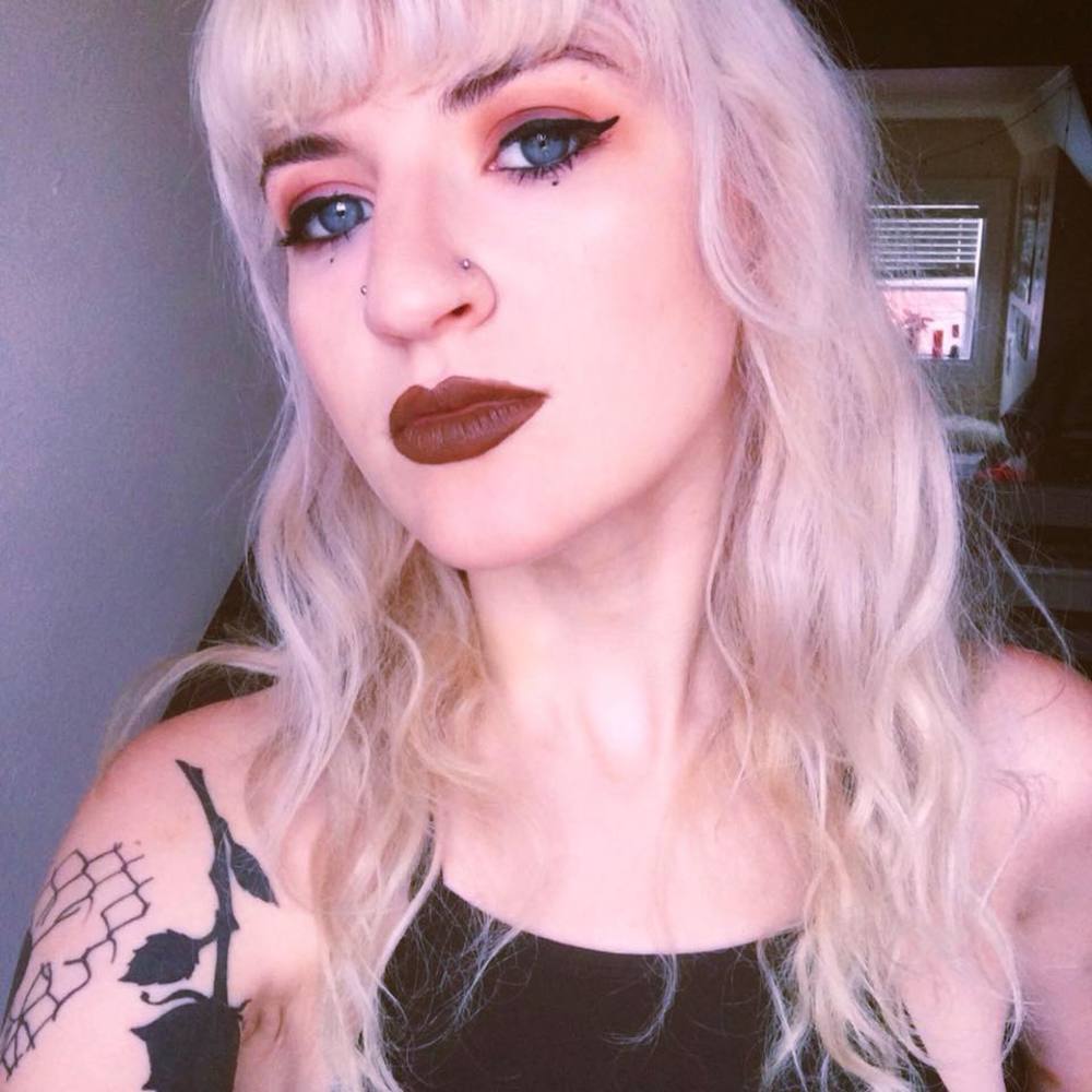 Meet your Posher, Lyss